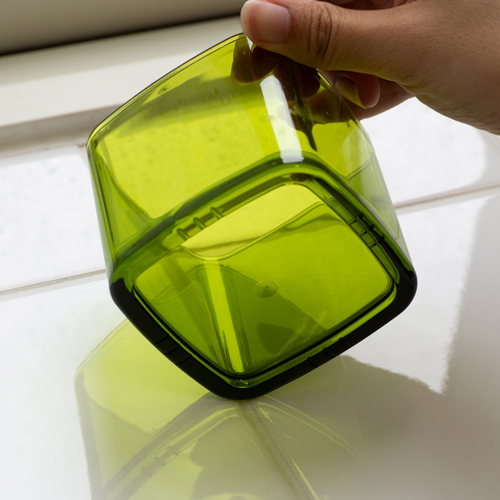 底部分に溝が入っています。